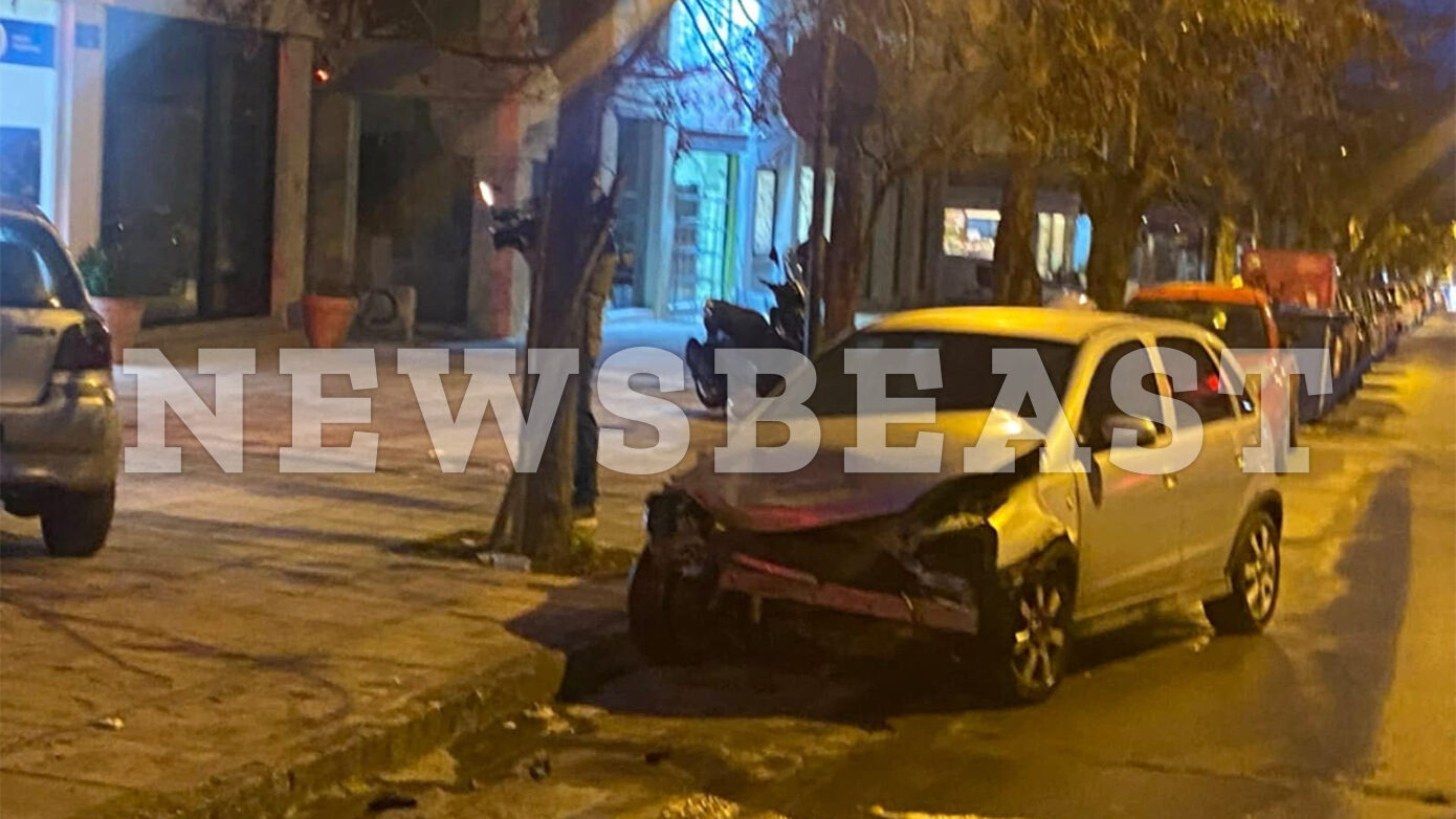 Στο αυτόφωρο η μεθυσμένη 24χρονη που χτύπησε 15 αυτοκίνητα και προσέκρουσε σε κατάστημα και περίπτερο στη Θεσσαλονίκη