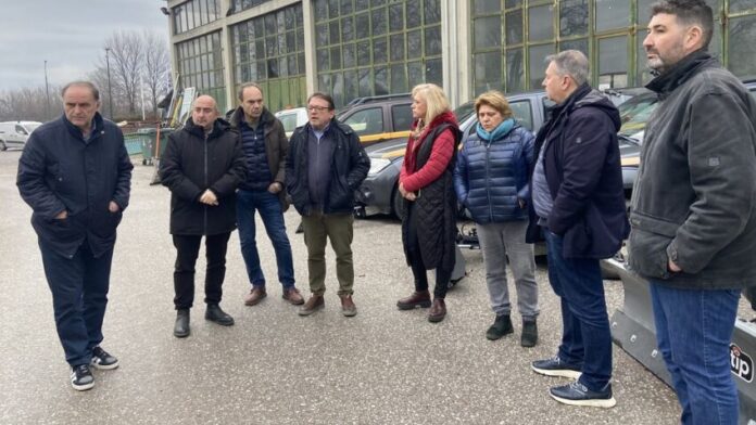 Σύσκεψη και προετοιμασία για ενδεχόμενη χιονόπτωση στον Δήμο Τρικκαίων