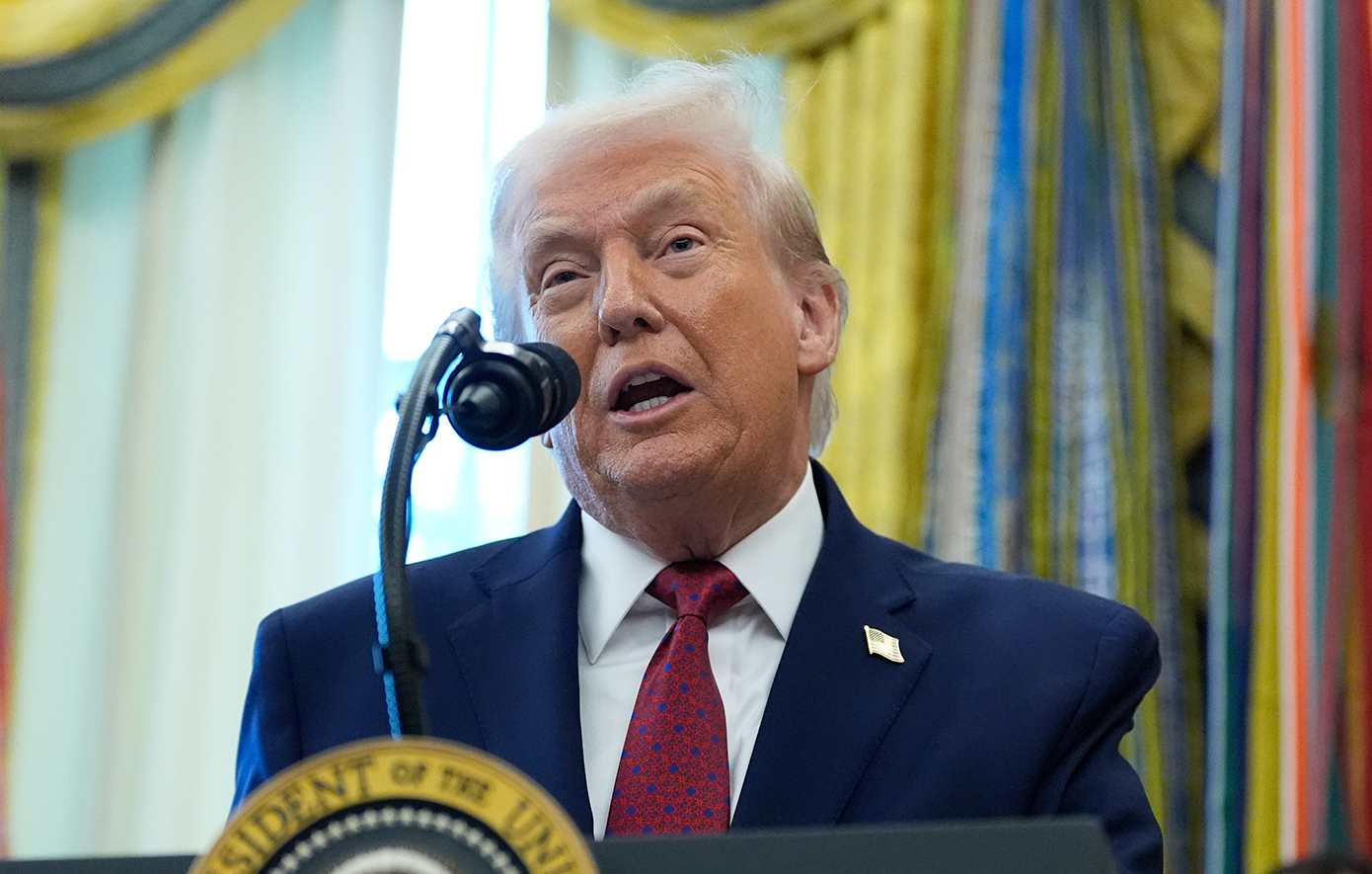 Τραμπ για τον θάνατο άνδρα στη Μινεάπολη: Ο δράστης οπλισμένος – Δήμαρχος και Κυβερνήτης υποδαυλίζουν εξέγερση