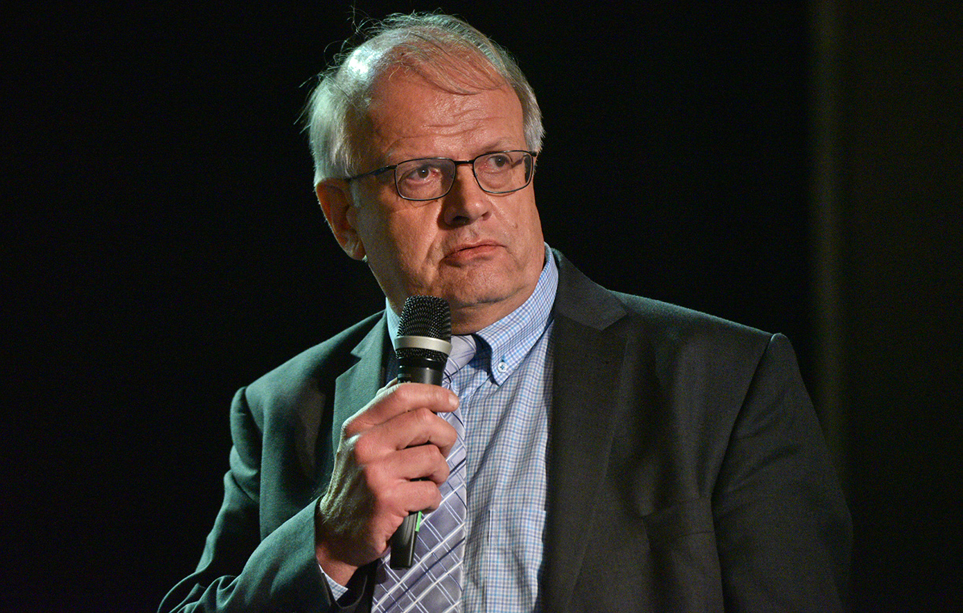 Τσελέντης εναντίον Παπαδόπουλου για την Κυλλήνη: «Οι σεισμολόγοι δεν είναι παντοπώλες»