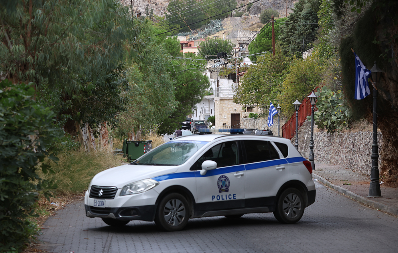 Στο νοσοκομείο η μητέρα του 39χρονου Φανούρη Καργάκη – Σήμερα η δίκη για απειλή και εξύβριση της αδελφής της Ευαγγελίας Φραγκιαδάκη