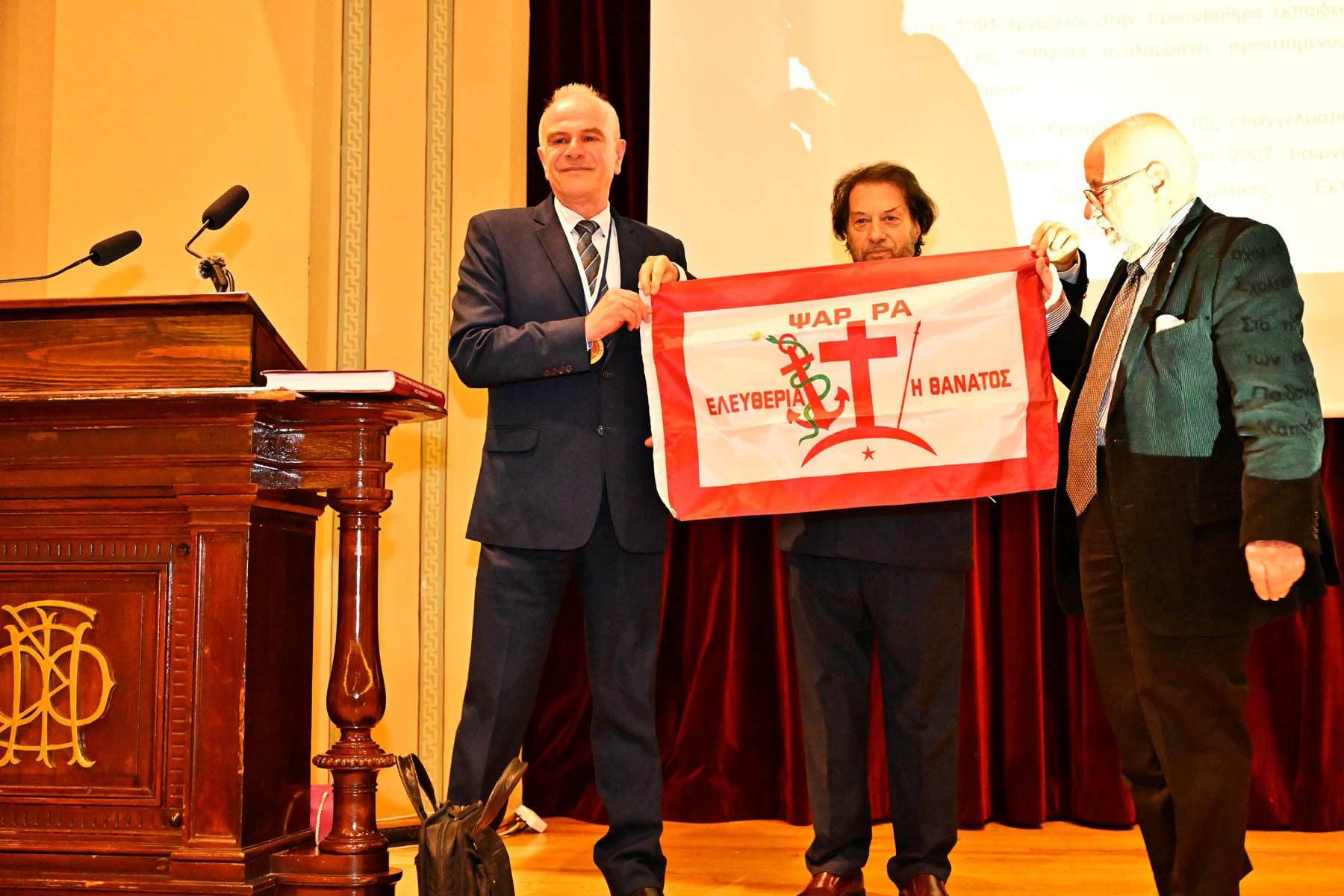 Τιμητική διάκριση για τον Δήμαρχο Η.Ν. Ψαρών από τον Φιλολογικό Σύλλογο «Παρνασσός»