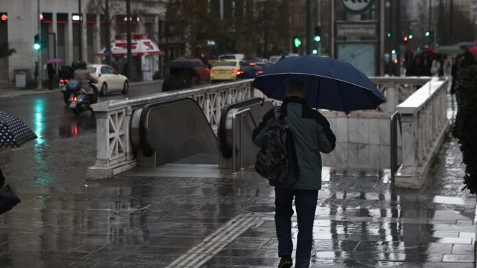 Το πρώτο κύμα κακοκαιρίας πλήττει την Αττική – Κόκκινος συναγερμός σε αρκετές περιοχές – Αδιάκοπα μηνύματα από το 112