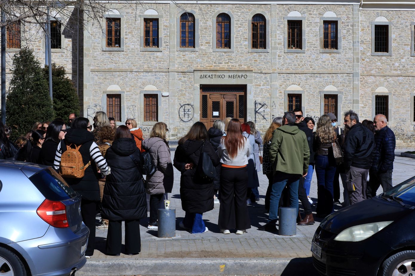 Ενώπιον ανακριτή ο ιδιοκτήτης της «Βιολάντα» – Νέα διαδήλωση υποστήριξης στα δικαστήρια