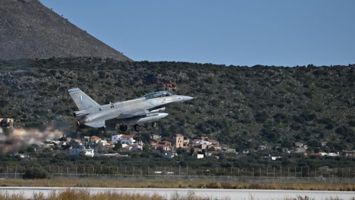 Οι προσομοιωτές F-16 και F-35 της Πολεμικής Αεροπορίας στην Πάτρα μέχρι την Κυριακή