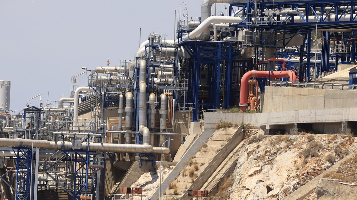 Αμερικανικό LNG από τη Ρεβυθούσα σε όλη την Ευρώπη τον Μάρτιο – Γεωπολιτική ενίσχυση της Ελλάδας μέσω του Κάθετου Διαδρόμου