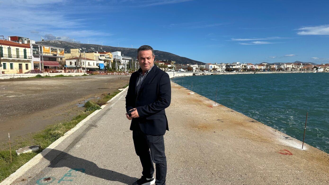 Δ. Ερέτριας: Συνεχίζονται οι εργασίες στην ακτή Αμαρύνθου