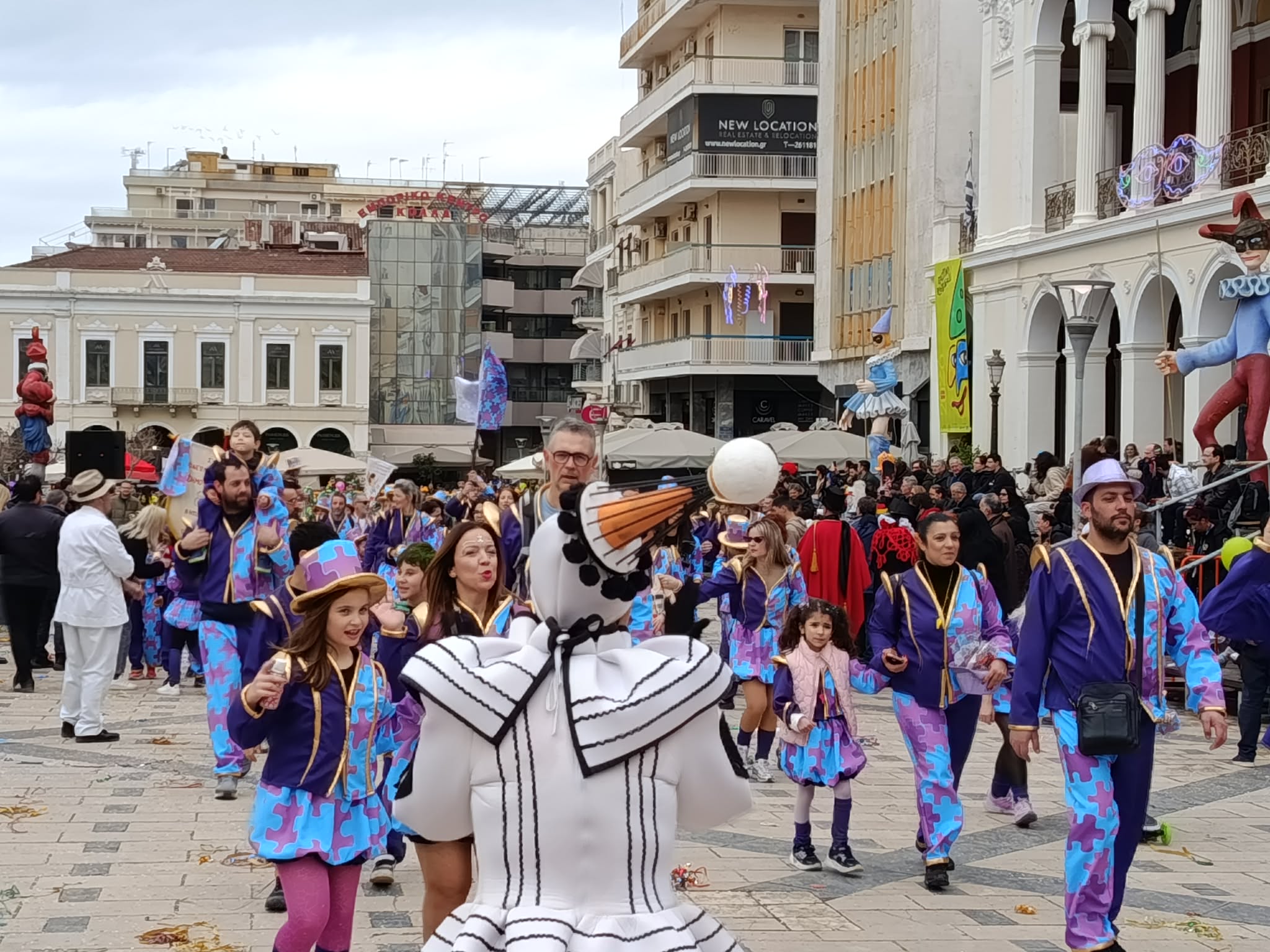 Πάτρα: Ρυθμός και κέφι στην παρέλαση των μικρών καρναβαλιστών