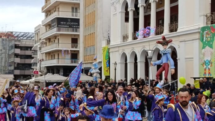 Πάτρα: Ζωντάνια και χαρά στην παρέλαση των μικρών καρναβαλιστών