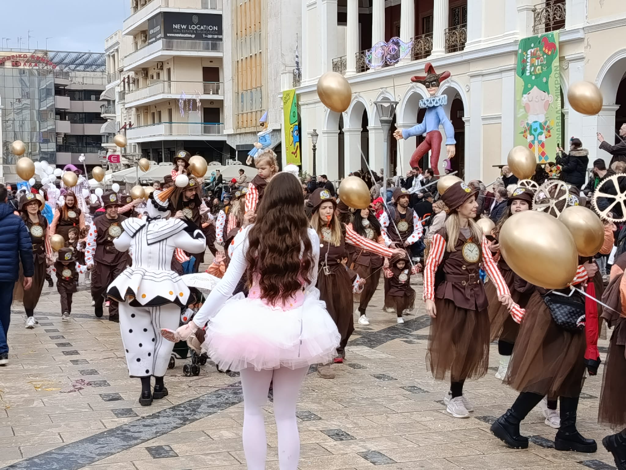 Πάτρα: Ρυθμός και κέφι στην παρέλαση των μικρών καρναβαλιστών