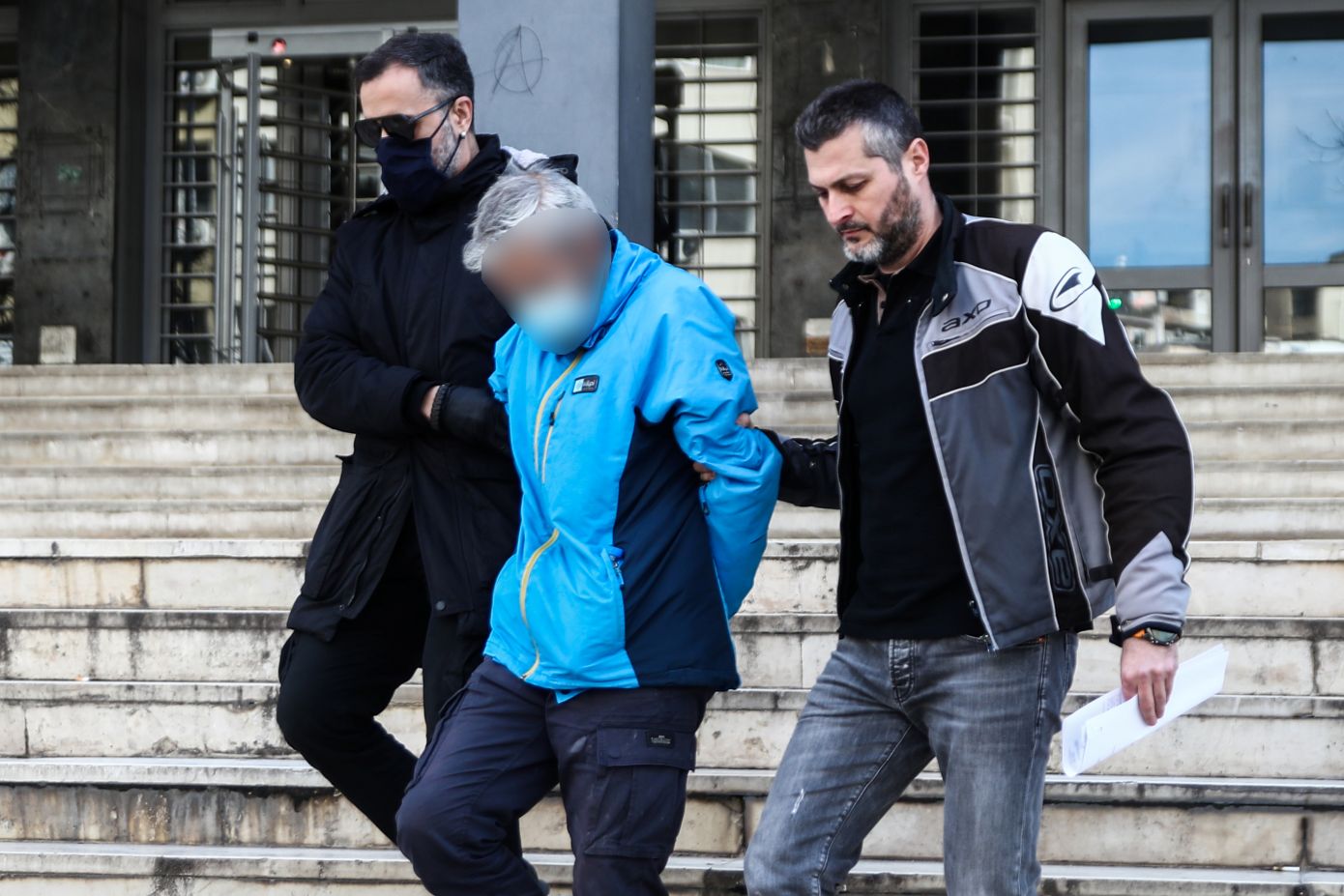 Διπλό φονικό στη Μενεμένη: Προφυλακιστέοι οι δύο ύποπτοι – Οι ισχυρισμοί τους στις απολογίες