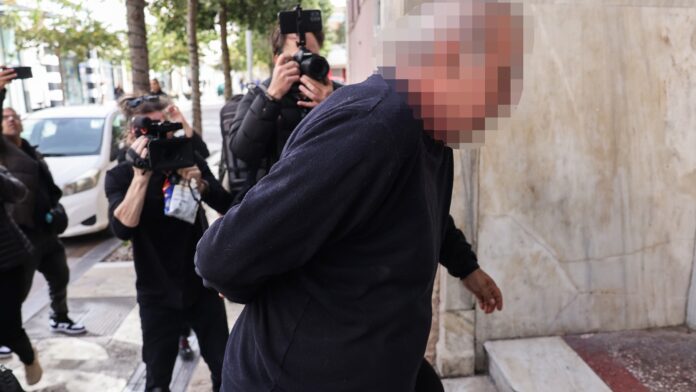 Στον εισαγγελέα Ηρακλείου ο 64χρονος για τη φονική επίθεση στον αδελφό του – Η ασήμαντη αιτία του εγκλήματος και το ιστορικό του δράστη