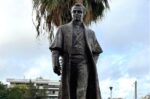 «Πλατεία Κυβερνήτη Ιωάννη Καποδίστρια»: Συγκίνηση και επευφημίες στα αποκαλυπτήρια του αγάλματος στην Αργυρούπολη