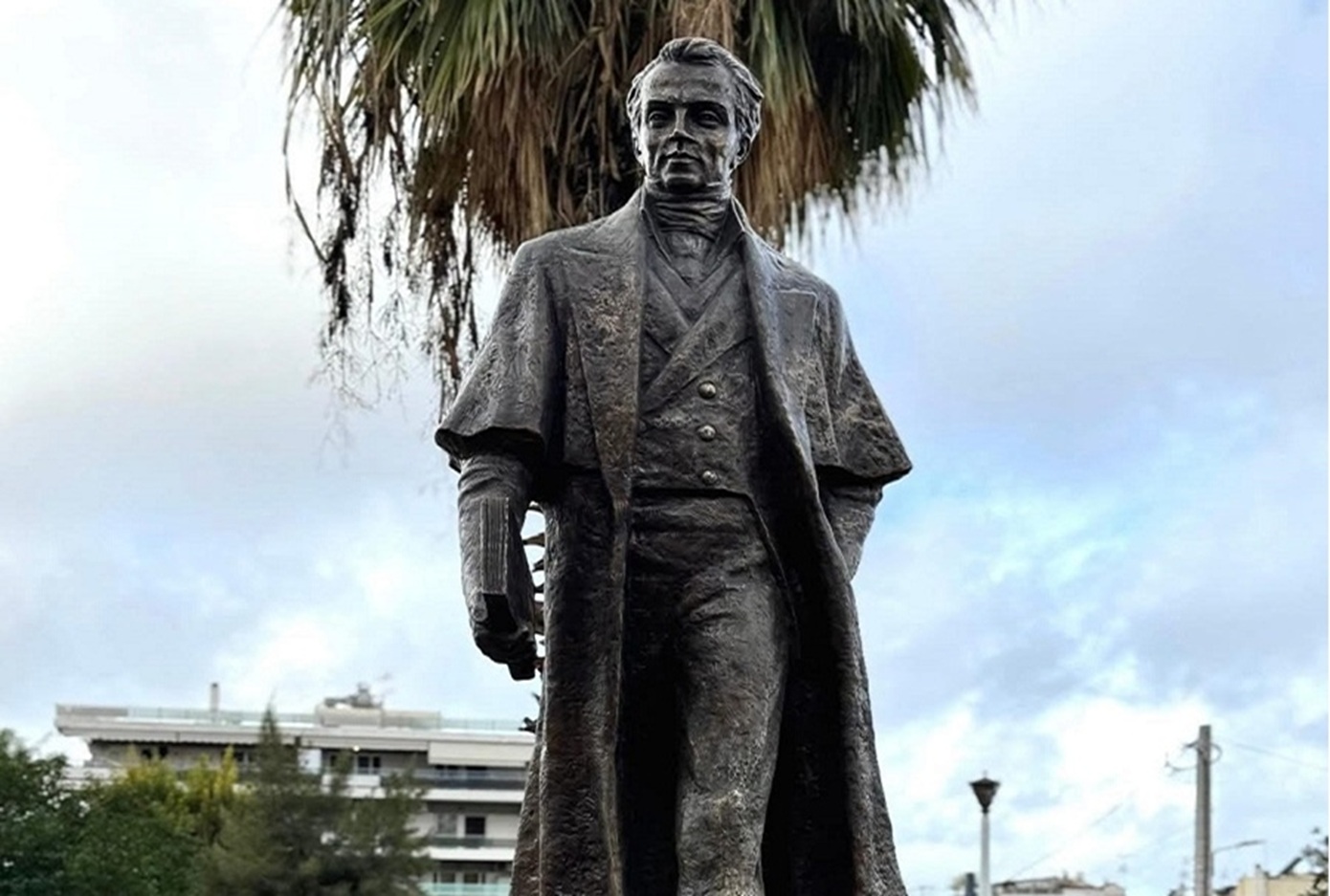 «Πλατεία Κυβερνήτη Ιωάννη Καποδίστρια»: Συγκίνηση και επευφημίες στα αποκαλυπτήρια του αγάλματος στην Αργυρούπολη