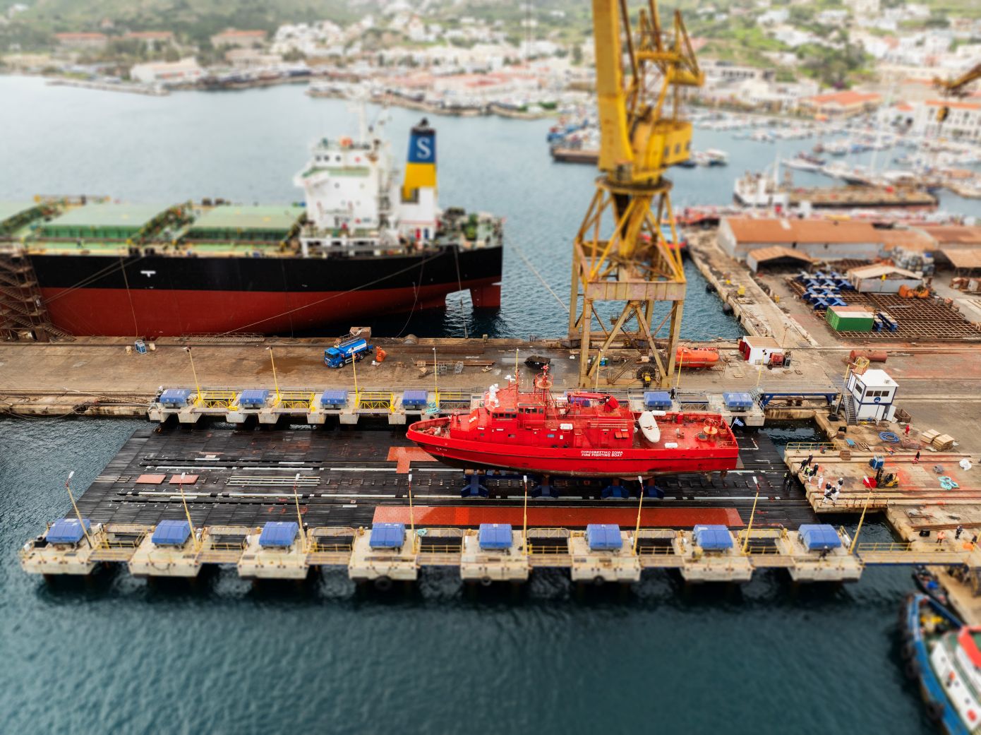 ΟΝΕΧ Ναυπηγεία Σύρου: Το σύστημα ανέλκυσης πλοίων Syncrolift επαναλειτουργεί μετά από 15 χρόνια