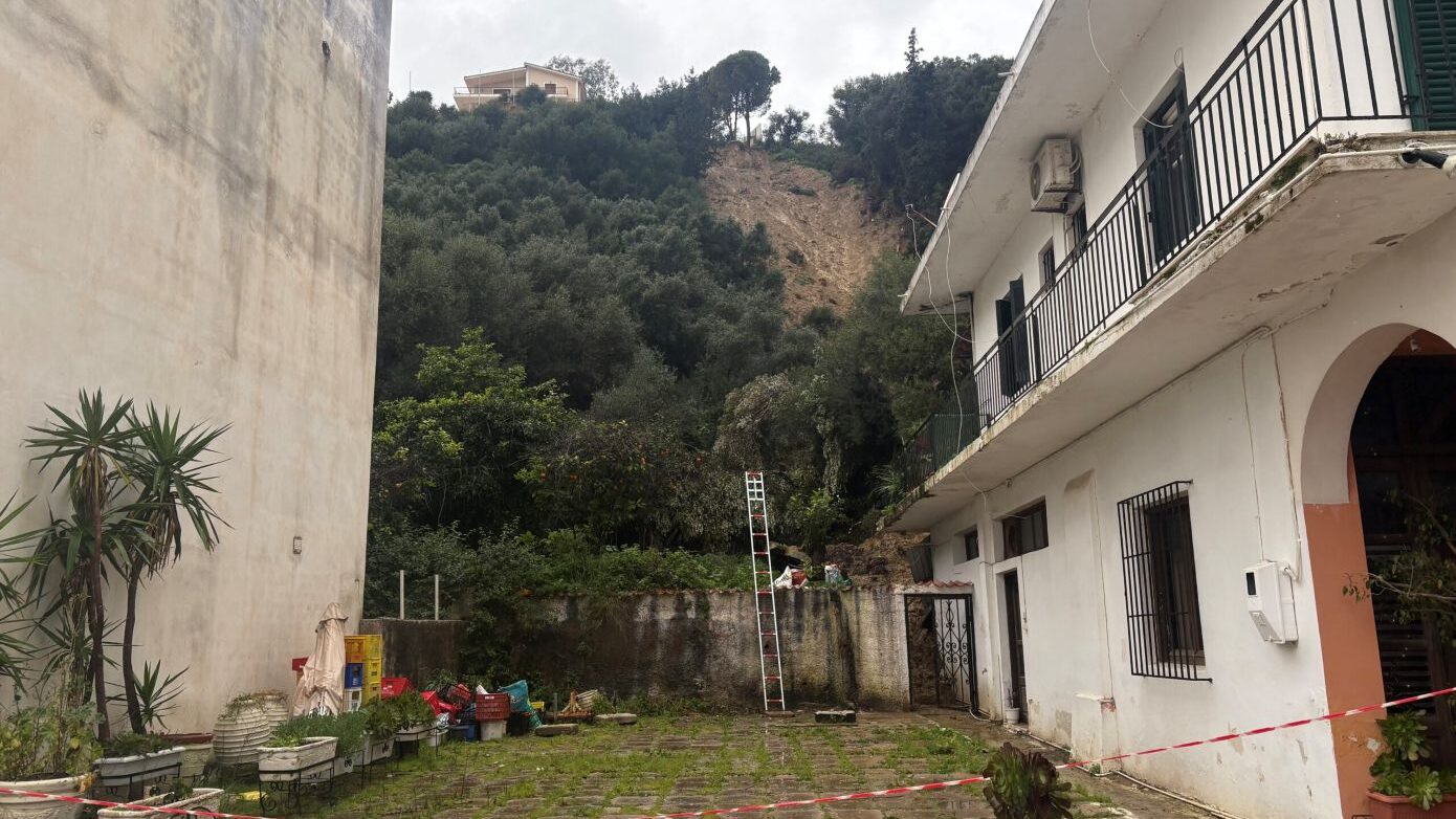 Κατολισθήσεις σε χωριά της Ζακύνθου – Εκκενώθηκαν σπίτια, φόβοι για νέες καταστροφές