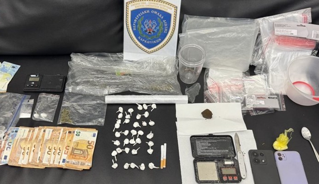 Θρίαμβος του Λιμενικού Πειραιά ενάντια σε κύκλωμα ναρκωτικών – Συνελήφθη 23χρονος, καταζητείται συνεργός