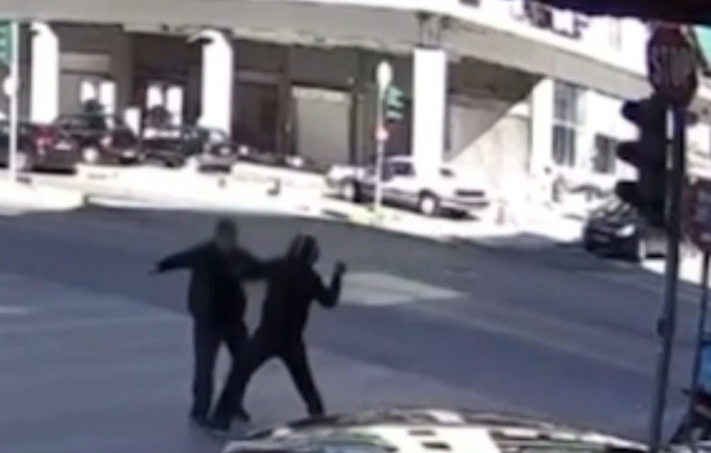 Κακουργηματική δίωξη στον 51χρονο διανομέα για βίαιο επεισόδιο με 70χρονο οδηγό στην Αχαρνών