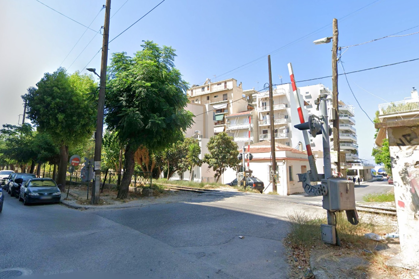 Πάτρα: Τρένο του προαστιακού συγκρούστηκε με αυτοκίνητο – Χωρίς τραυματισμούς