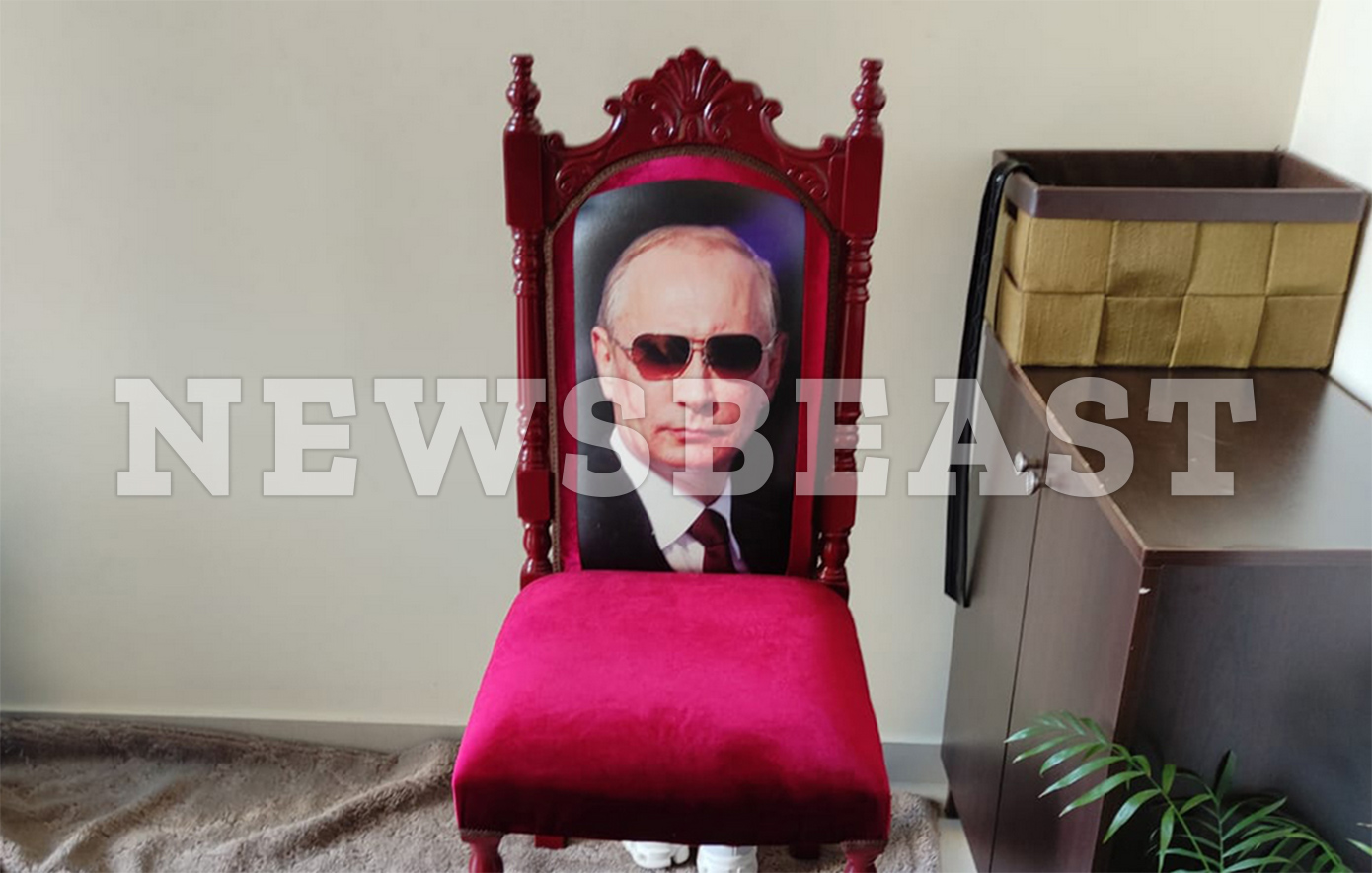 Ο «Πούτιν», ο «πρόεδρος» και η καρέκλα με «άρωμα» KGB – Πώς δρούσε η μαφία των λαθραίων τσιγάρων