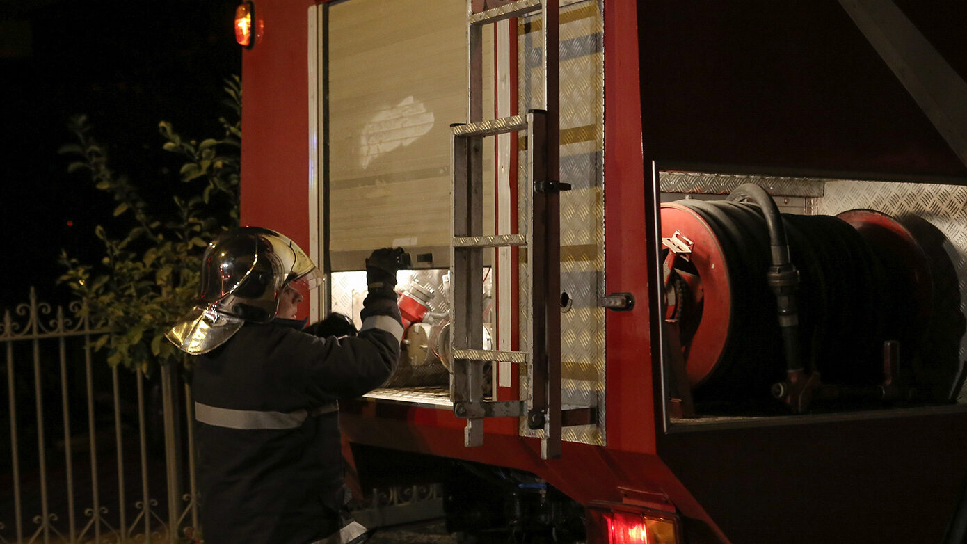 Πυροσβέστης τραυματίζεται κατά την κατάσβεση πυρκαγιάς στα Διαβατά