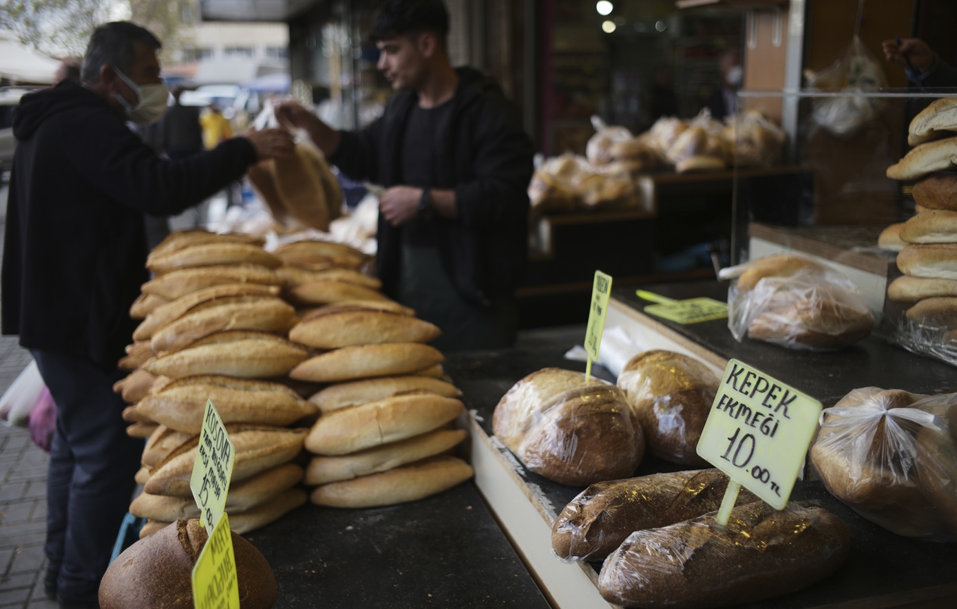 Ατελείωτη ακρίβεια στην Τουρκία – Ο πίνακας που φανερώνει την πτώση της αγοραστικής δύναμης την τελευταία δεκαετία