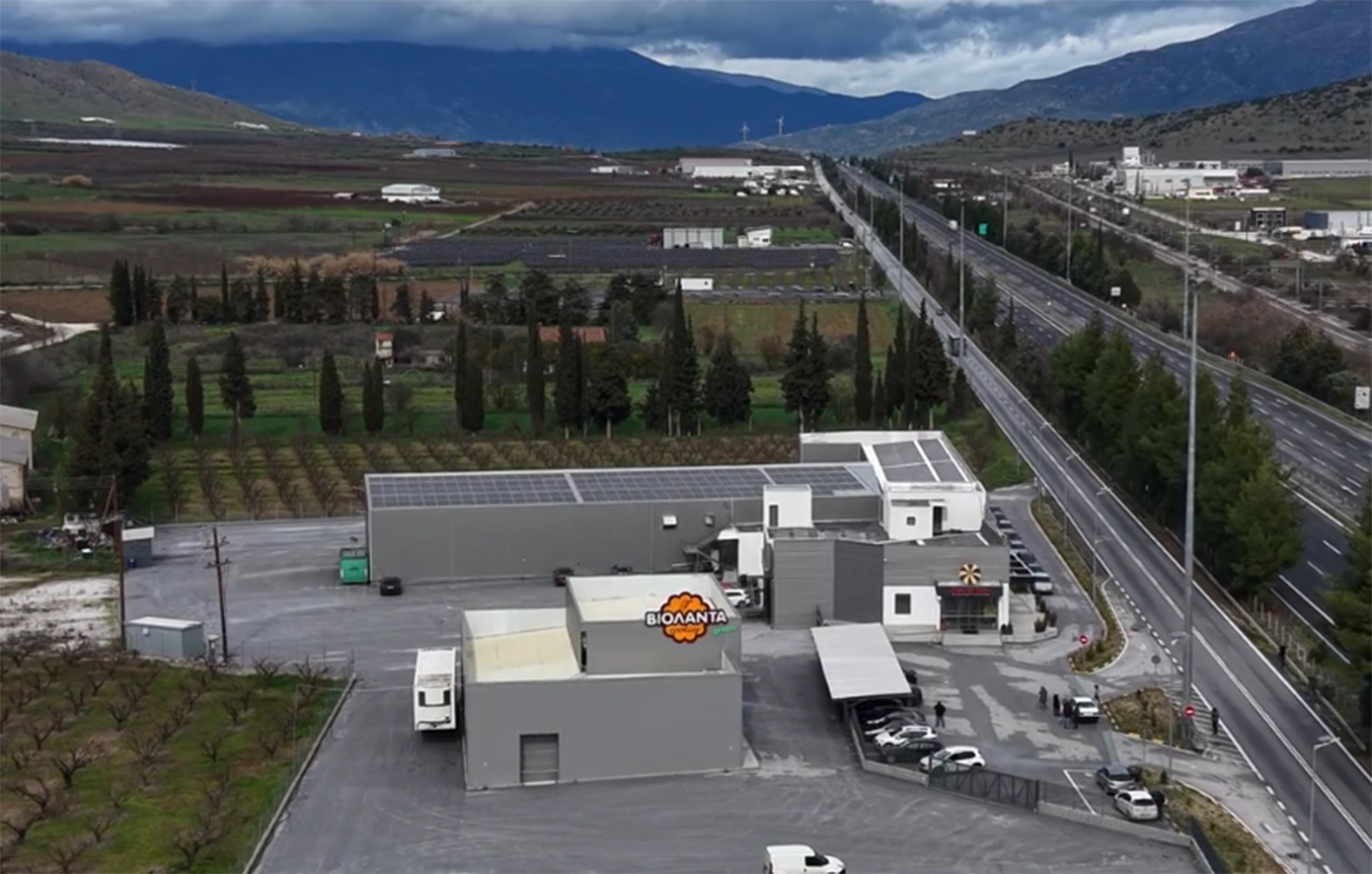 Ανακαλύψτε το εργοστάσιο της «Βιολάντα» στο Μακρυχώρι Λάρισας που πρωταγωνιστεί στις έρευνες – Δείτε το βίντεο