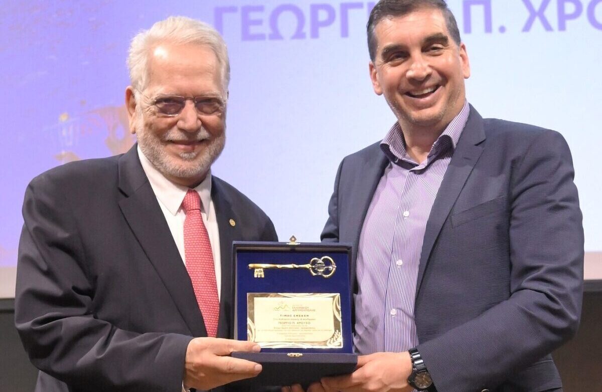 Τιμητική Διάκριση στον Καθηγητή Ιατρικής Γεώργιο Χρούσο ως Δημότη Ελληνικού-Αργυρούπολης