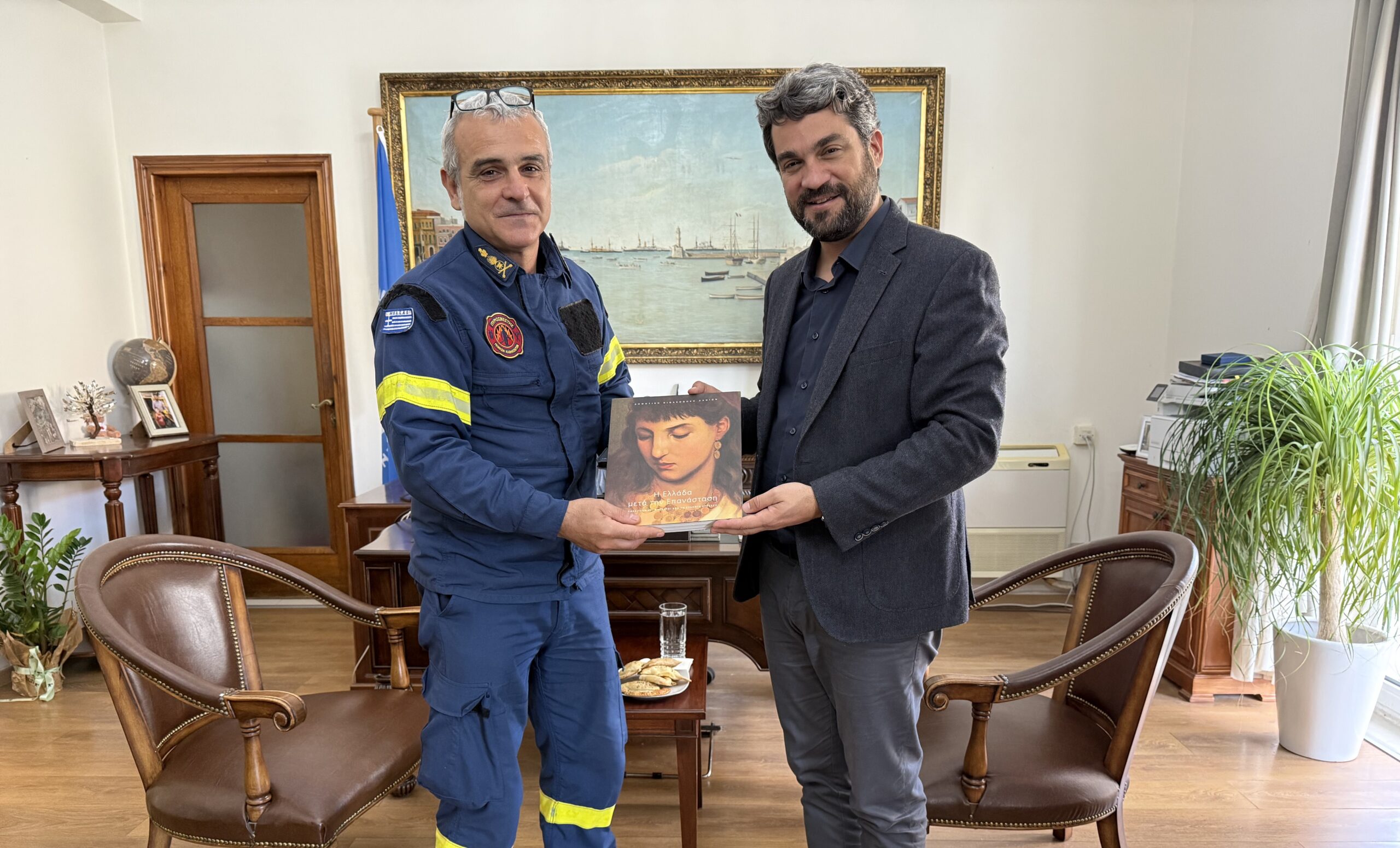 Ο καινούργιος Διοικητής Πυροσβεστικών Υπηρεσιών Χανίων συναντήθηκε με τον Δήμαρχο