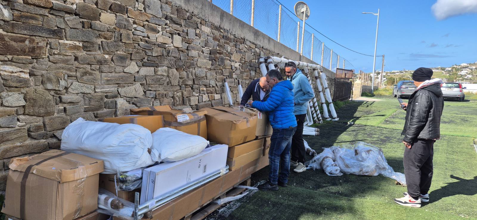 Περιφέρεια Αττικής: Παραλαβή και διανομή αθλητικού εξοπλισμού από τον Δήμο Πάρου