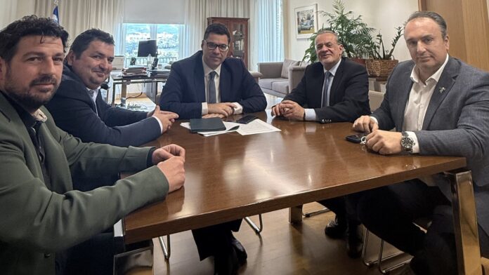 Σύσκεψη δημάρχων Ιστιαίας και Μαντουδίου-Λίμνης-Αγ.Άννας με τον Υφυπουργό του Πρωθυπουργού