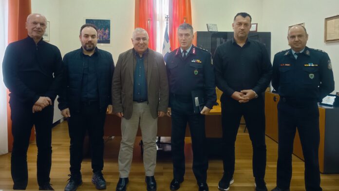 Σύσκεψη Δημάρχου Αιγιαλείας με την ηγεσία της ΕΛ.ΑΣ. για ζητήματα ασφάλειας και συνεργασίας