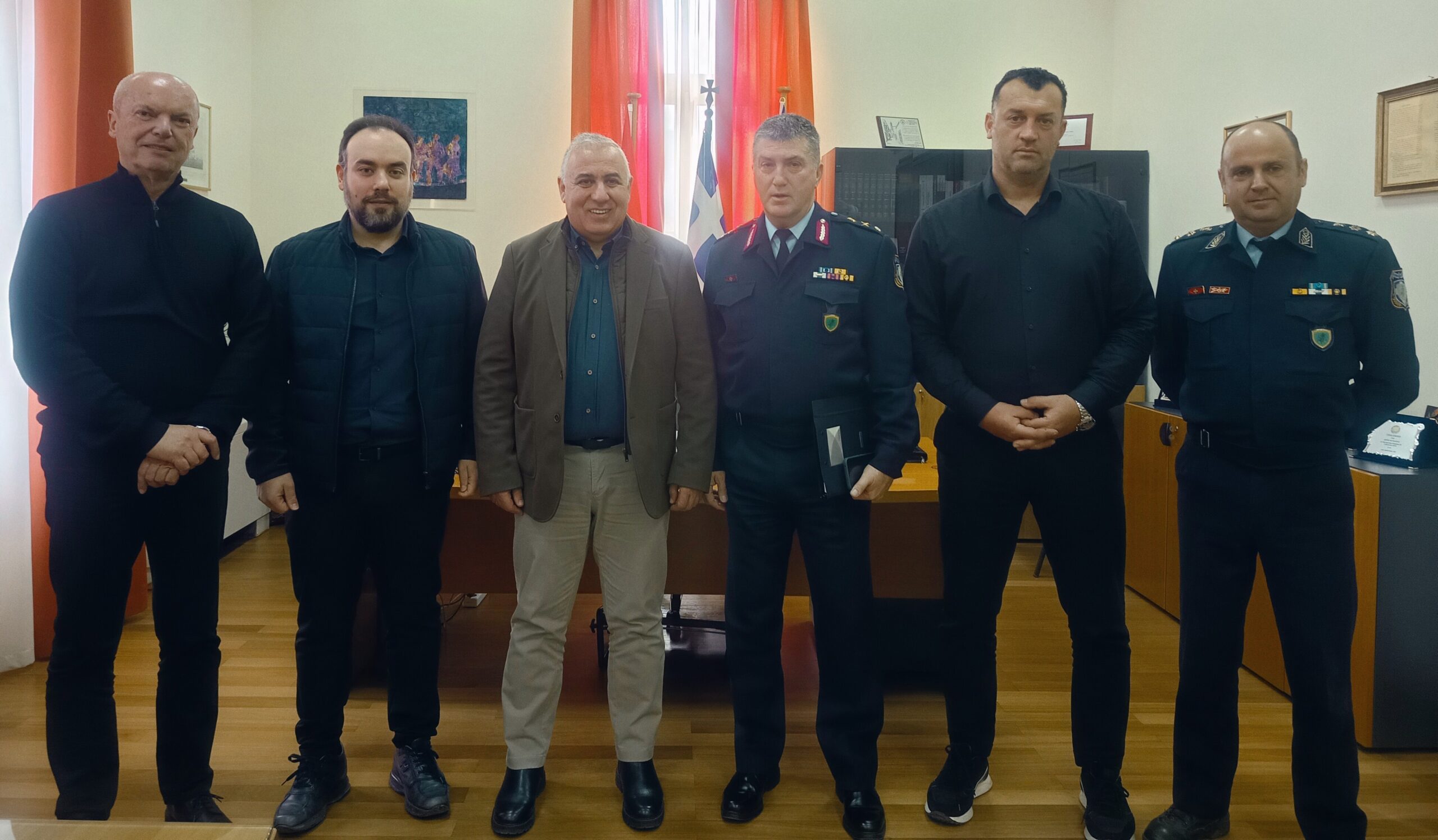 Σύσκεψη Δημάρχου Αιγιαλείας με την ηγεσία της ΕΛ.ΑΣ. για ζητήματα ασφάλειας και συνεργασίας