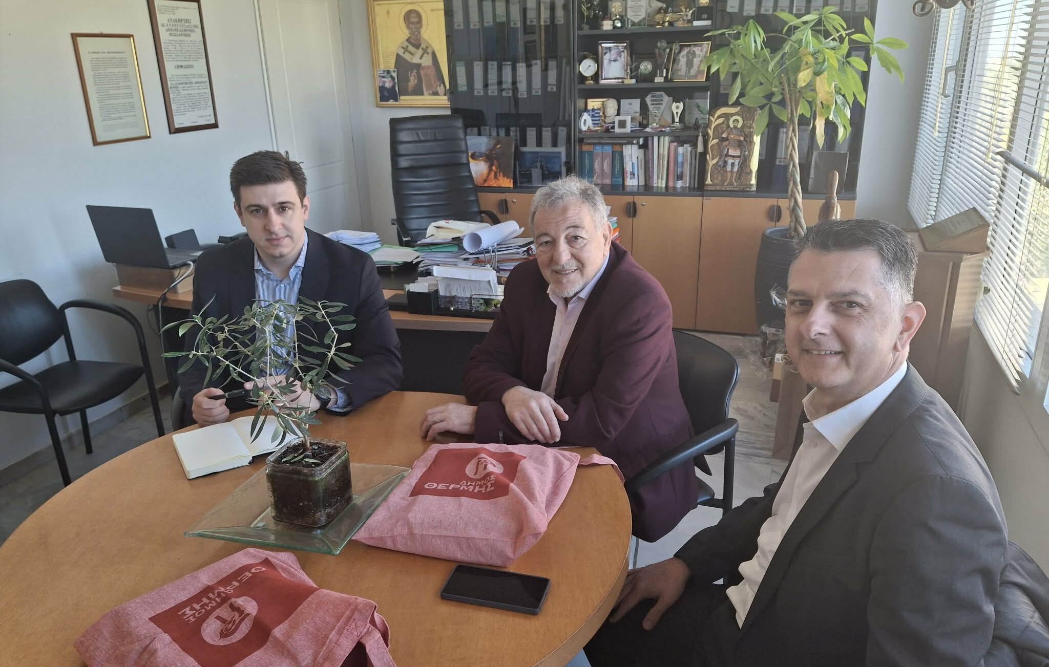 Επίσκεψη επικεφαλής του γραφείου του πρωθυπουργού στον Δήμο Θέρμης