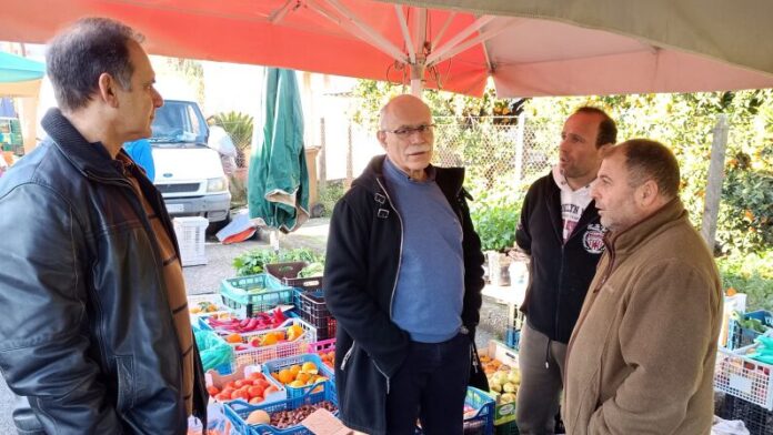“Ο Στ. Καννής επισκέφτηκε τη νέα αγορά του Πύργου στα Χαλικιάτικα”
