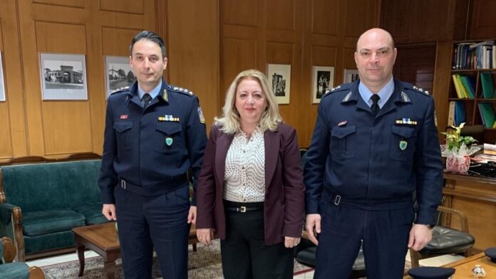 Συνάντηση της Αντιπεριφερειάρχη Τρικάλων με την καινούργια ηγεσία της Αστυνομικής Διεύθυνσης