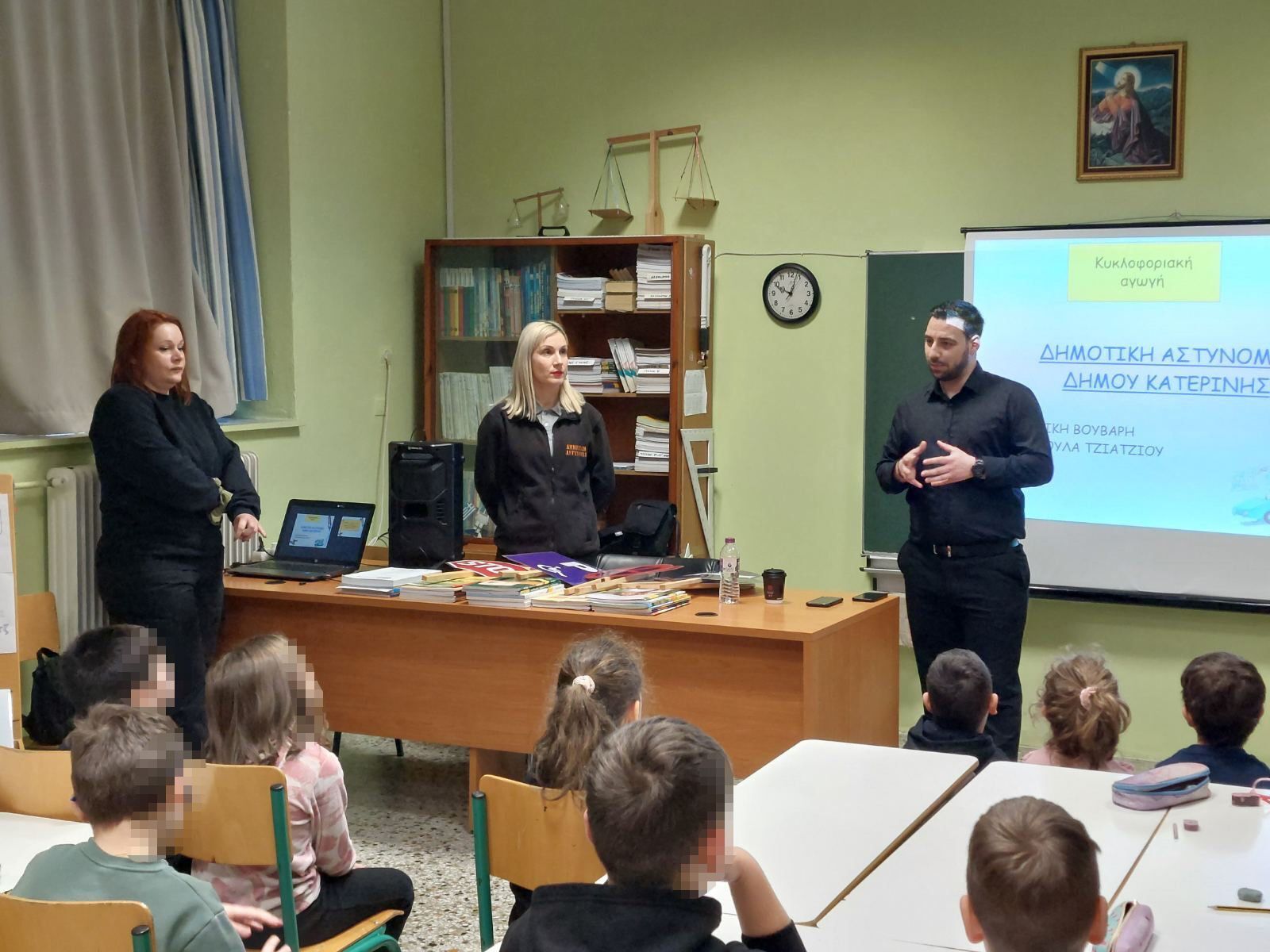 “Η κυκλοφοριακή εκπαίδευση στα δημοτικά σχολεία από τη Δημοτική Αστυνομία Κατερίνης”