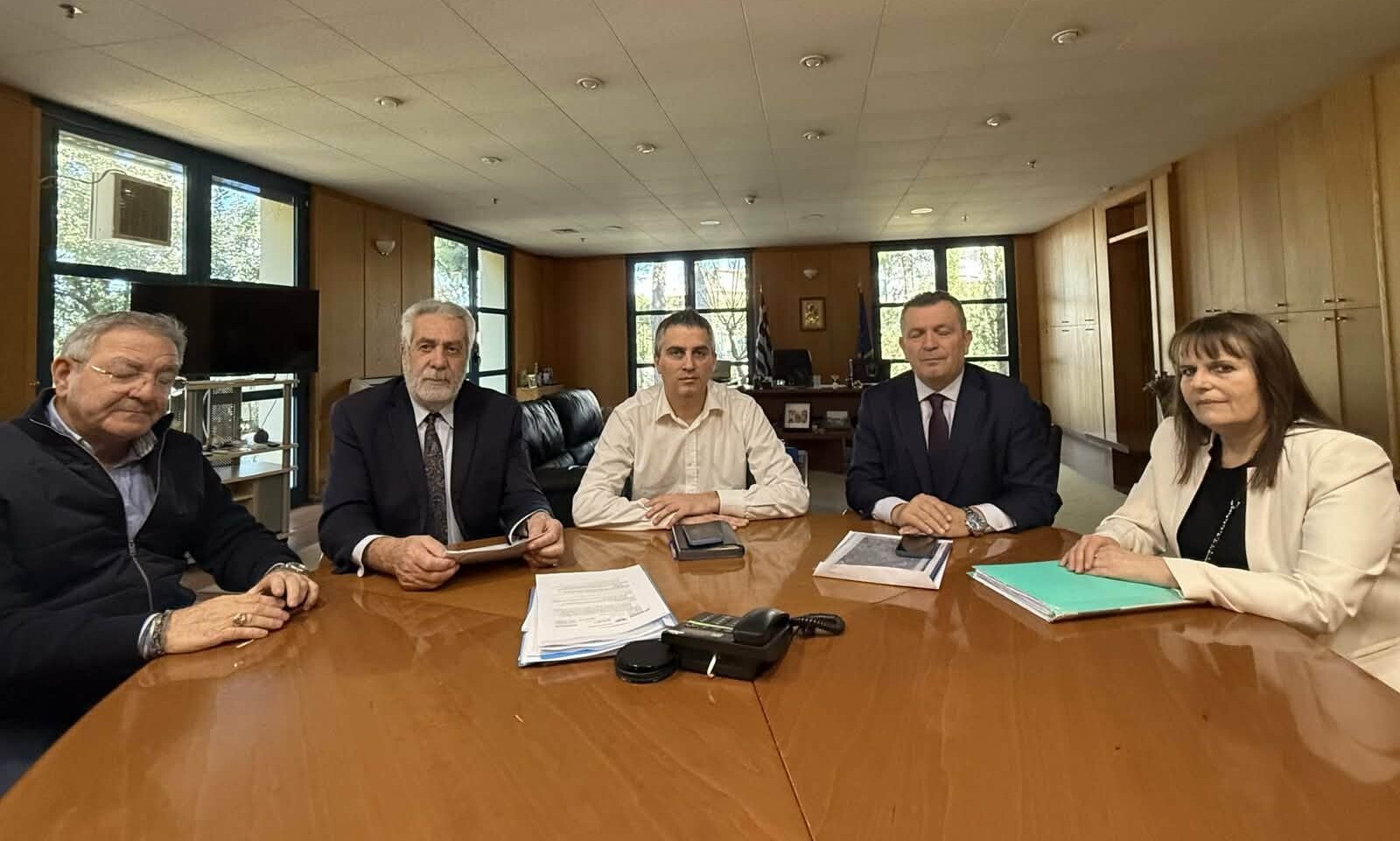 Σύσκεψη δημάρχου Αλμυρού με τον Υπ. Υποδομών για βελτίωση οδικού δικτύου