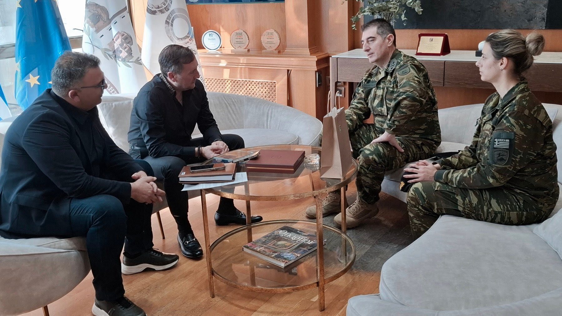 Σύσκεψη δημάρχου Αλεξ/πολης με τον καινούργιο Διοικητή της 23ης Τεθωρακισμένης Ταξιαρχίας