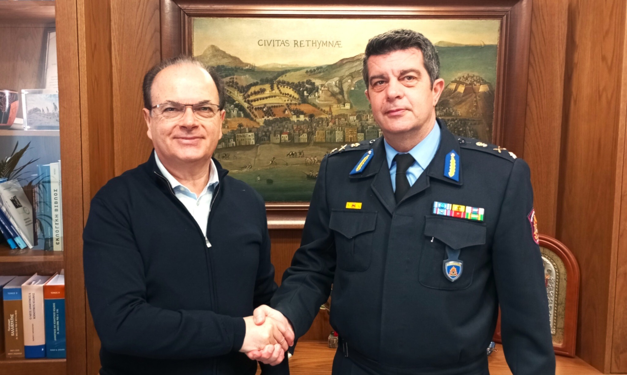 Σύσκεψη Δημάρχου Ρεθύμνης με τον Περιφερειακό Διοικητή Πυροσβεστικής Υπηρεσίας