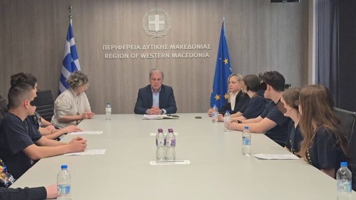 Συνάντηση Γ. Αμανατίδη με μαθητές του Ωνάσειου Λυκείου Κοζάνης στην Περιφέρεια Δυτικής Μακεδονίας