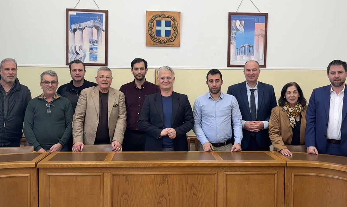 Περιφέρεια Πελοποννήσου: Συμφωνία για μελέτη βελτίωσης του οδικού άξονα Ισθμός