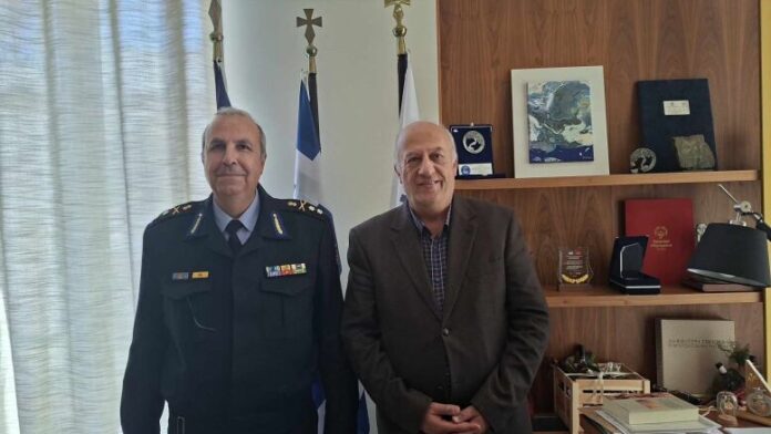 Συνάντηση Δημάρχου Χίου με τον Επιχειρησιακό Συντονιστή της Πυροσβεστικής Υπηρεσίας
