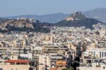 Παλιές κατοικίες και υψηλό κόστος ανακαινίσεων «στεγνώνουν» την αγορά και αυξάνουν τα ενοίκια