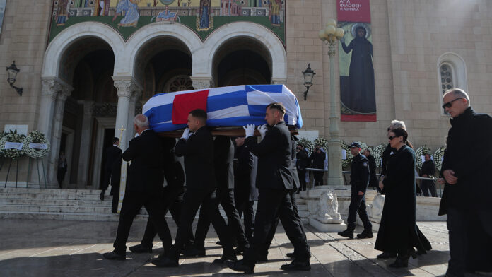 Το τελευταίο αντίο στην Ελένη Γλύκατζη-Αρβελέρ στη Μητρόπολη Αθηνών – Δείτε βίντεο και φωτογραφίες