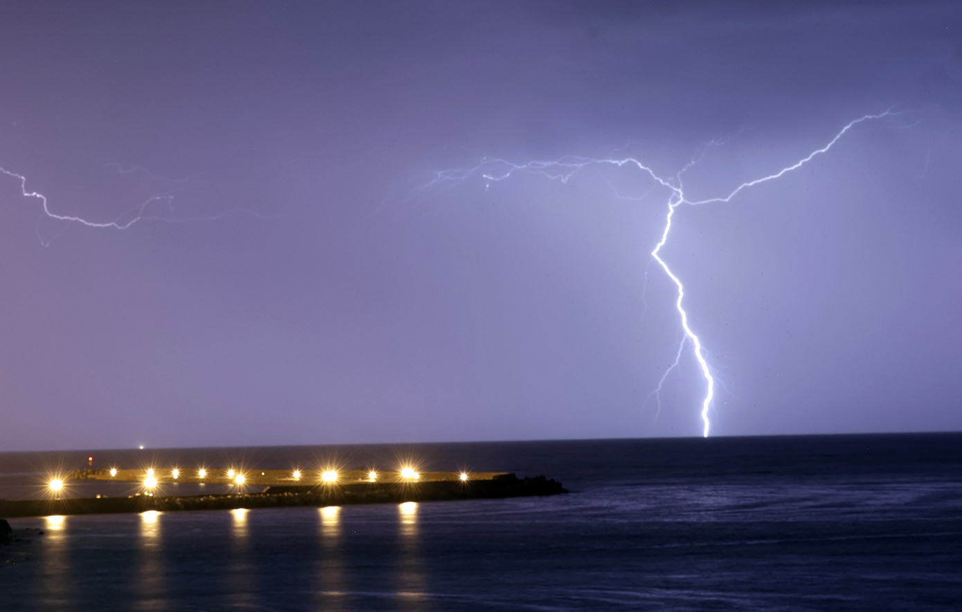 Ισχυρά καιρικά φαινόμενα σε αρκετές περιοχές της χώρας τις επόμενες ώρες – Ποια μέτρα πρέπει να λάβουν οι πολίτες