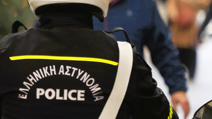 Αστυνομικός στη βόρεια Εύβοια συνελήφθη μετά από καταγγελία της συζύγου για κακοποίηση