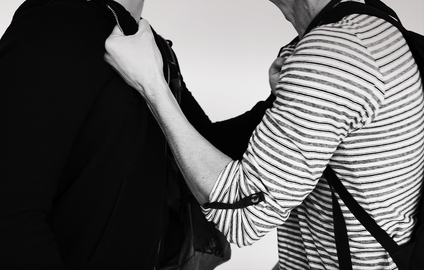 Σύζυγος επιτέθηκε στη γυναίκα του μπροστά στα ανήλικα ανίψια του