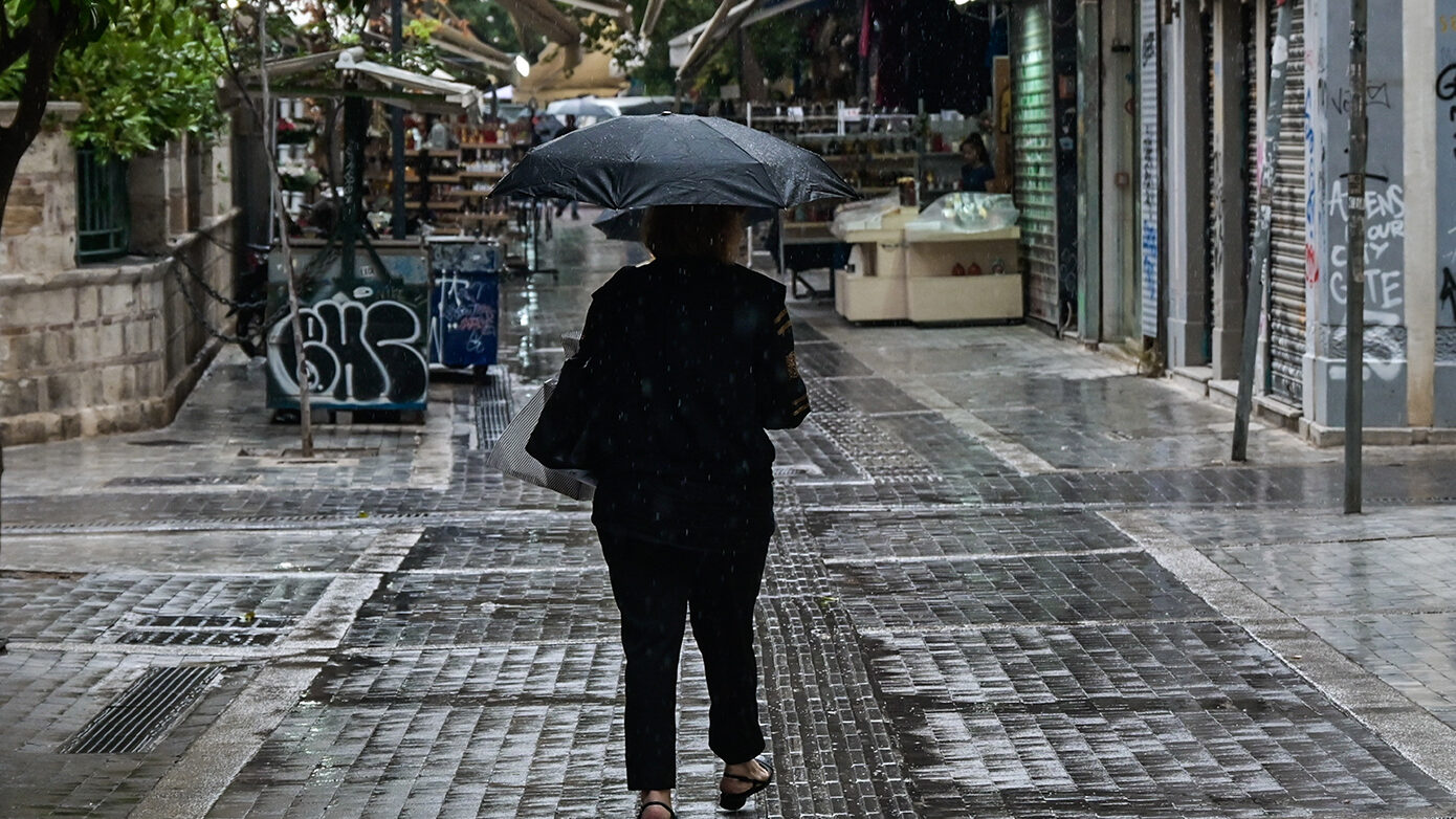 Ποιες ώρες χτυπάει σήμερα η κακοκαιρία την Αττική – Το έκτακτο δελτίο της ΕΜΥ