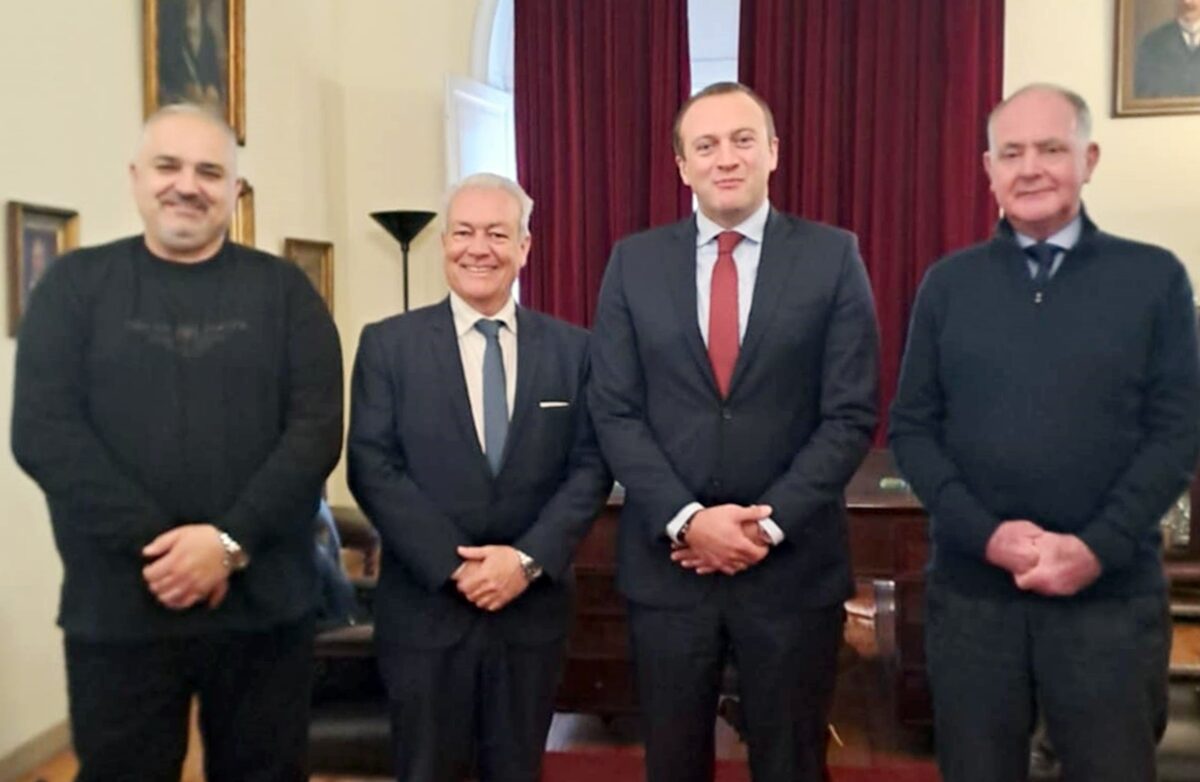 Ο Πρέσβης της Γεωργίας επισκέπτεται το Δημαρχείο Κεντρικής Κέρκυρας